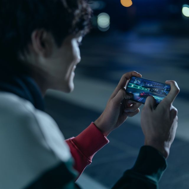 Asus Zenfone9 Commercial Kv Stills 339